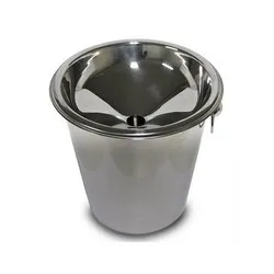 Представка за изплюване на вина при дегустация на вино