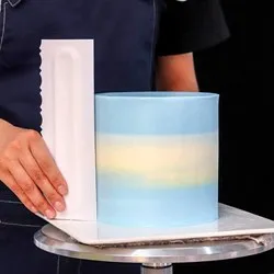 Оребрена шпатула за декорация на торти за заглаждане и рядък зъб