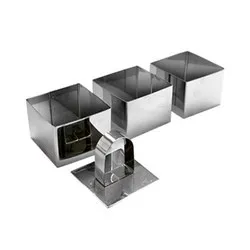 Квадратни форми за салата и гарнитура с бутало 6 см и 8 см по 3 бр