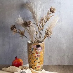 Ваза с декор Целувката на Густав Климт