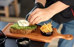 Дъска за сервиране с дръжкаи място за рамекин 35 см и 40 см