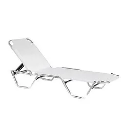 Шезлонг с алуминиева тръбна конструкция и 5 позиции на регулиране на облегалката Къмпинг бял